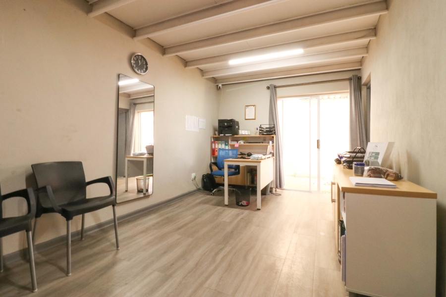 To Let Commercial Property for Rent in Top Town Eastern Cape